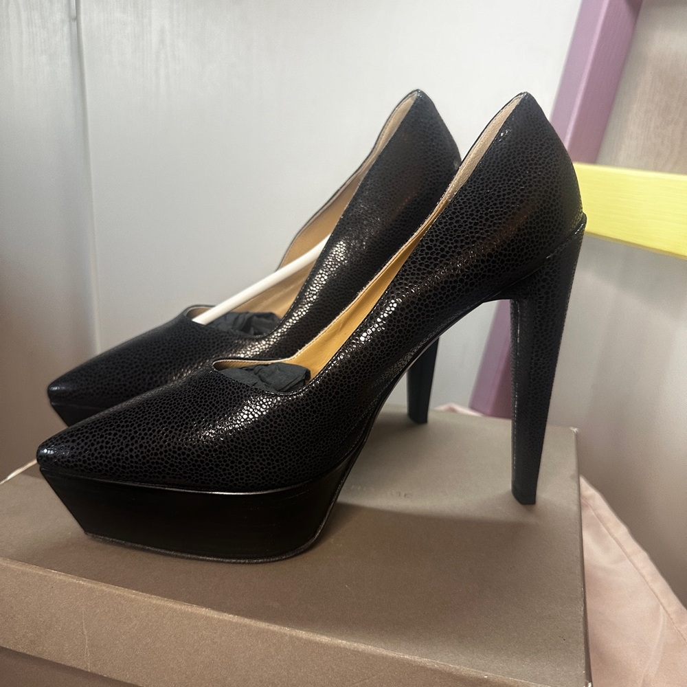 Halston Heritage black platform size 8 heels